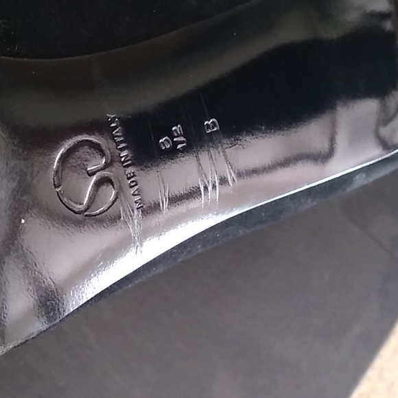 ST. JOHN Black Suede Shoes with Gold Tone Metal - Picture 4 of 5